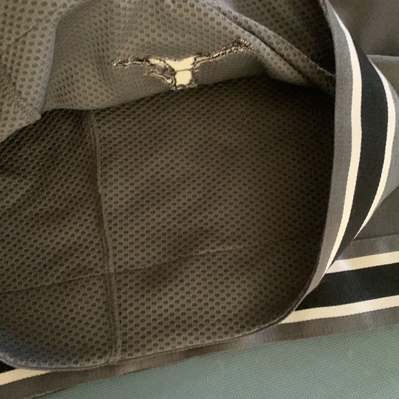 Like new Men’s Jordan basketball shorts - Picture 6 of 6